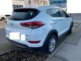 Hyundai Tucson Style 4WD - Hyundai: Unfallwagen