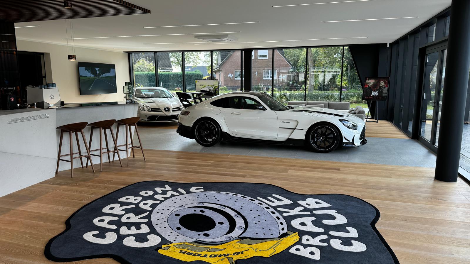 showroom-image-bottom