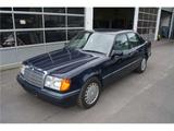 Mercedes-Benz 200 ~ ALUFELGEN ~ WURZELHOLZ  ~ OLDTIMER ~ TOP!! - gebrauchte Mercedes-Benz 200 aus dem Jahr 1990