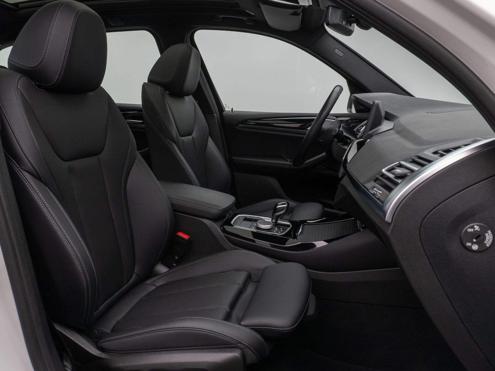 Fahrzeugabbildung BMW X3 xD30e  Panorama Kamera HUD DAB H/K AHK Sport