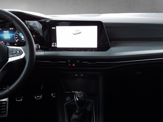 Fahrzeugabbildung Volkswagen Golf VIII TSI Move LED Navi SHZ AID RFK