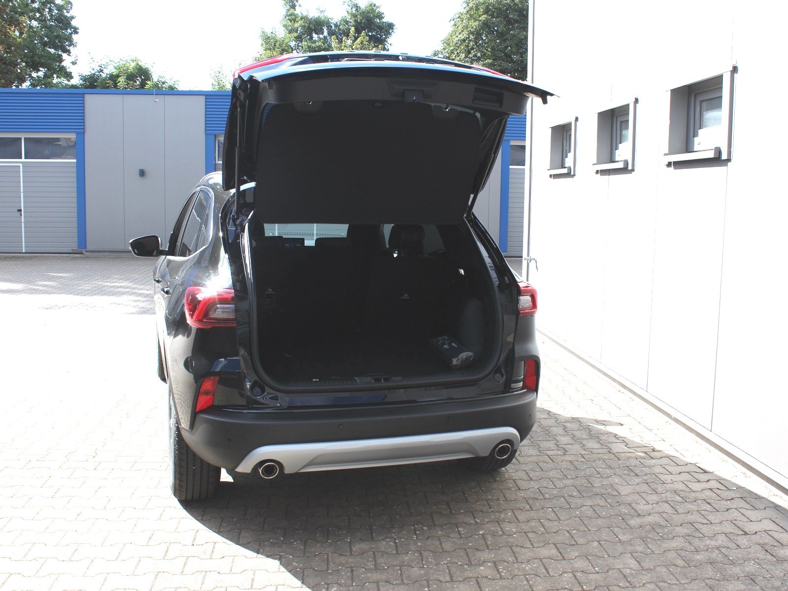 Fahrzeugabbildung Ford Kuga Hybrid Titanium