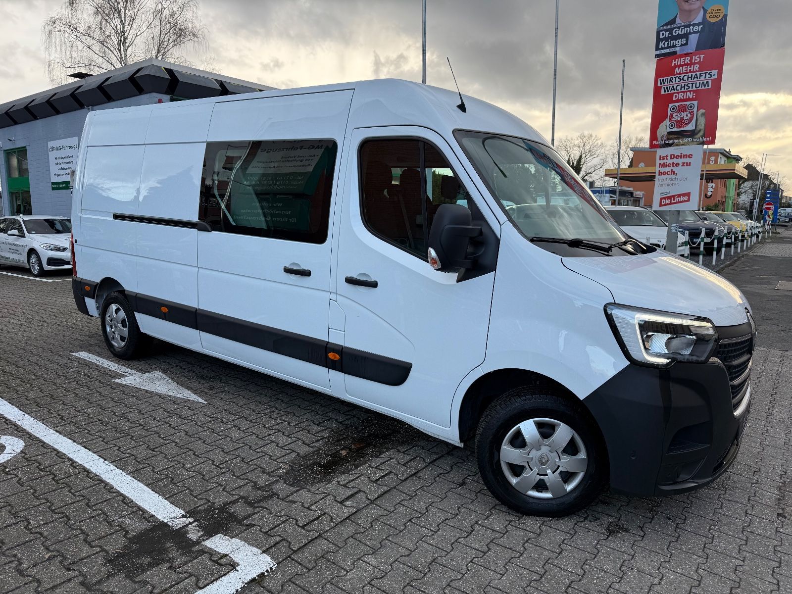Fahrzeugabbildung Renault Master III Kasten L3H2 NAVI KAMERA 7-SITZER