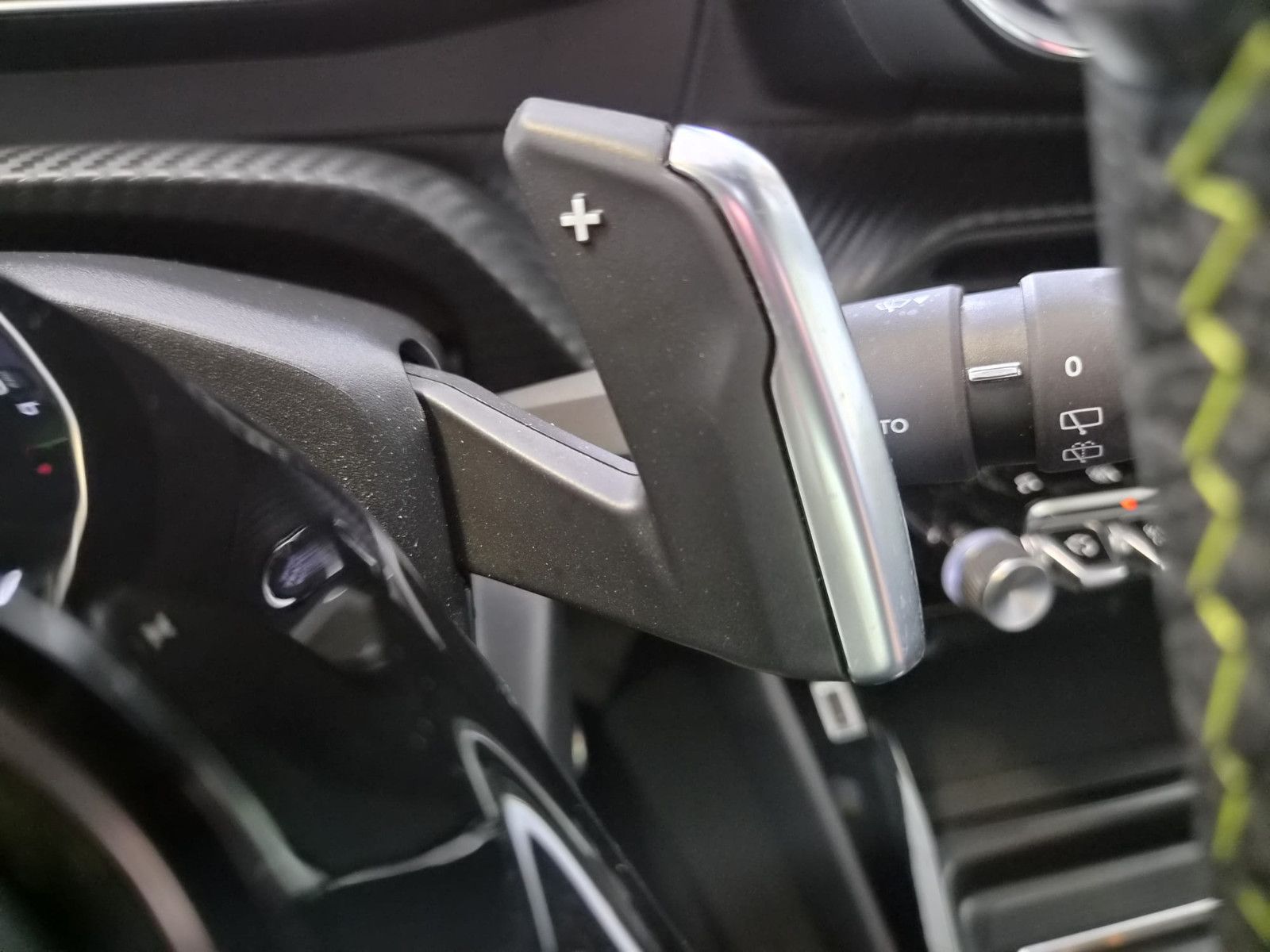 Fahrzeugabbildung Peugeot 208 GT / LED / NAVI / KAMERA / SCHECKHEFT