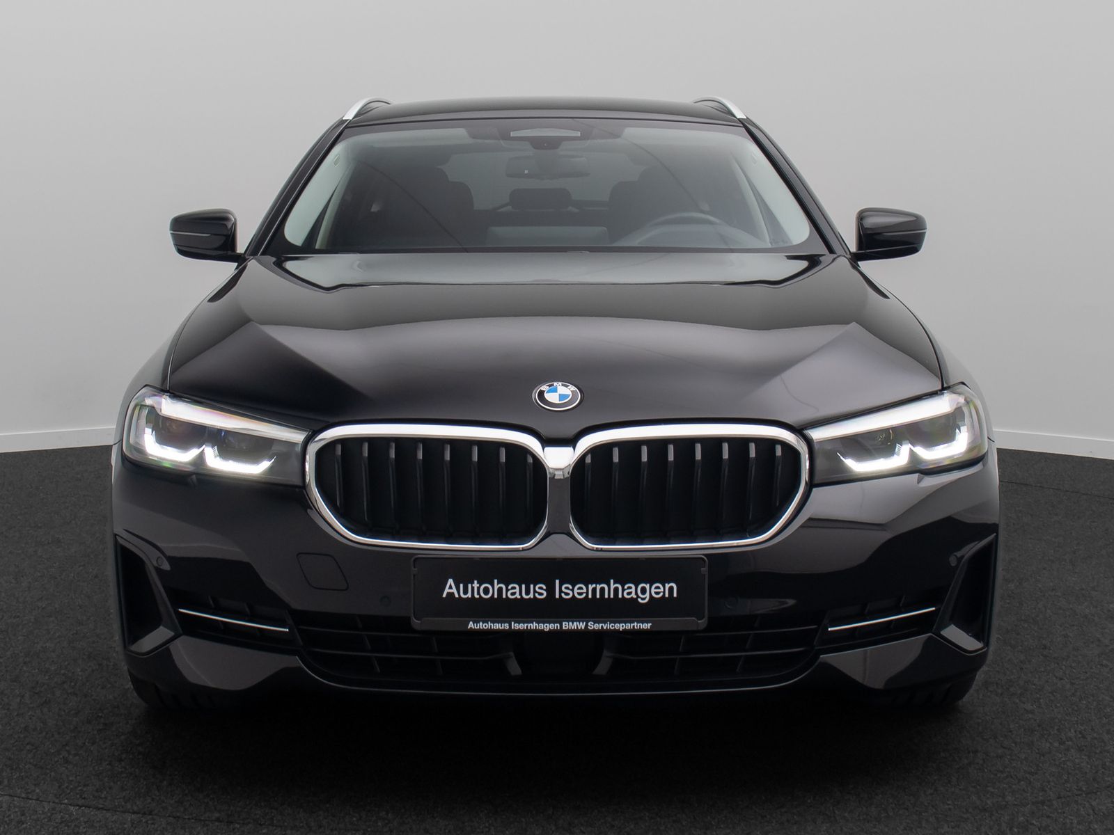 Fahrzeugabbildung BMW 530d xD ACC HUD DAB Kamera AHK Alarm H/K Sport