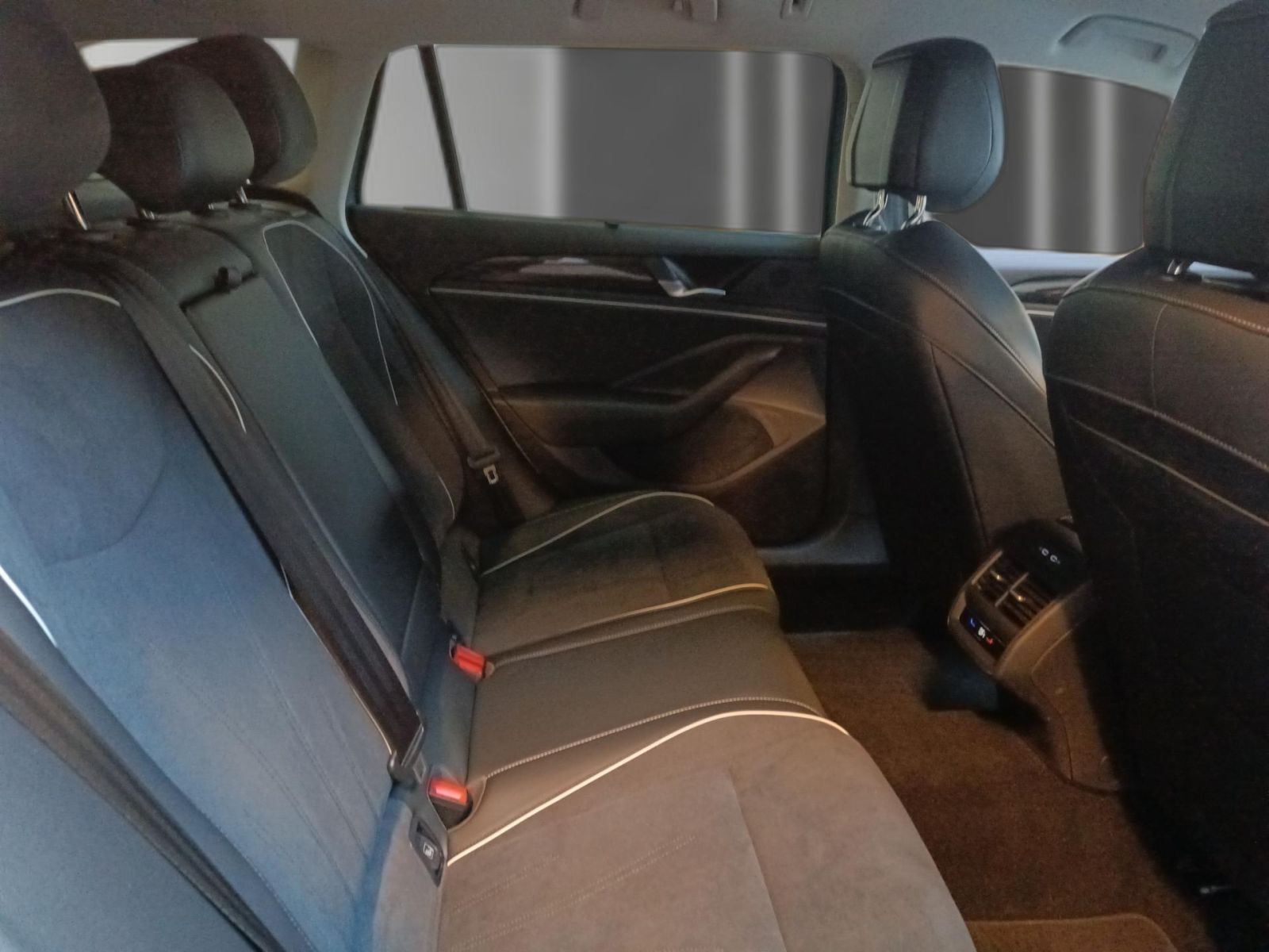 Volkswagen Passat Variant - Bild 20