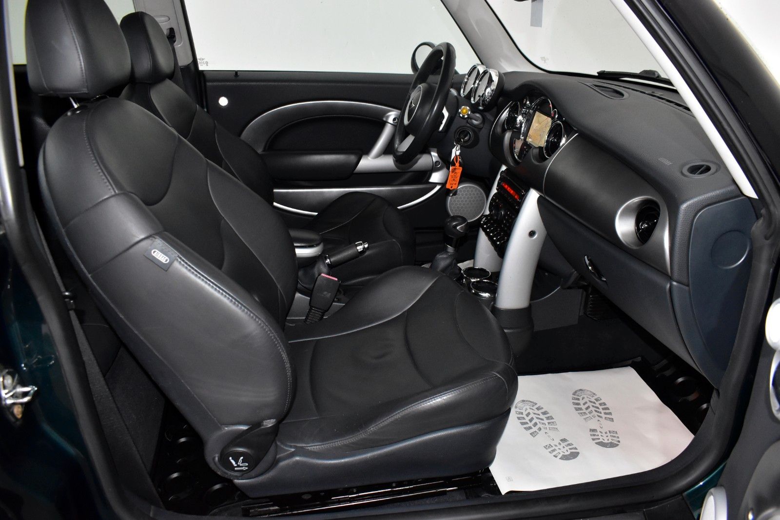Fahrzeugabbildung MINI Mini Cooper S Aut.,Leder,Navi,Xenon,Panorama,PDC