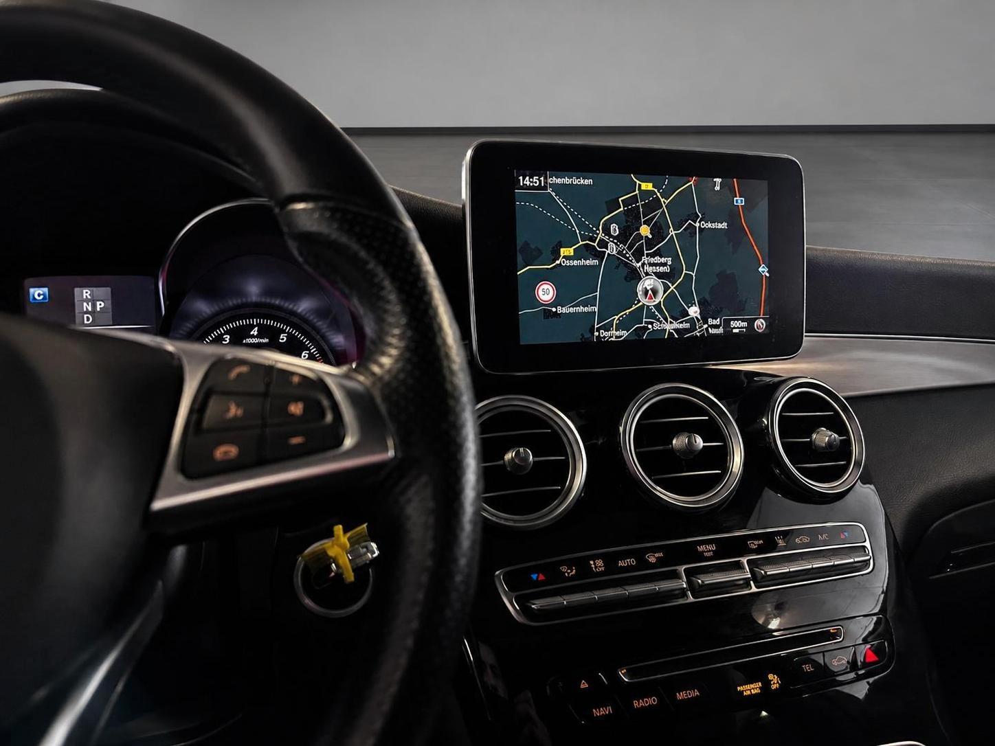 Mercedes-Benz GLC 300 AMG Line 4Matic * Schiebedach-Kamera