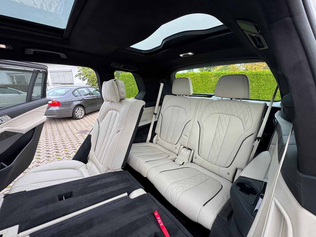 BMW X7 M50