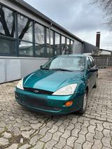 Ford Focus Turnier 1.6 Benzin  Zuverlässi... - Ford Focus aus 1999: Kombi