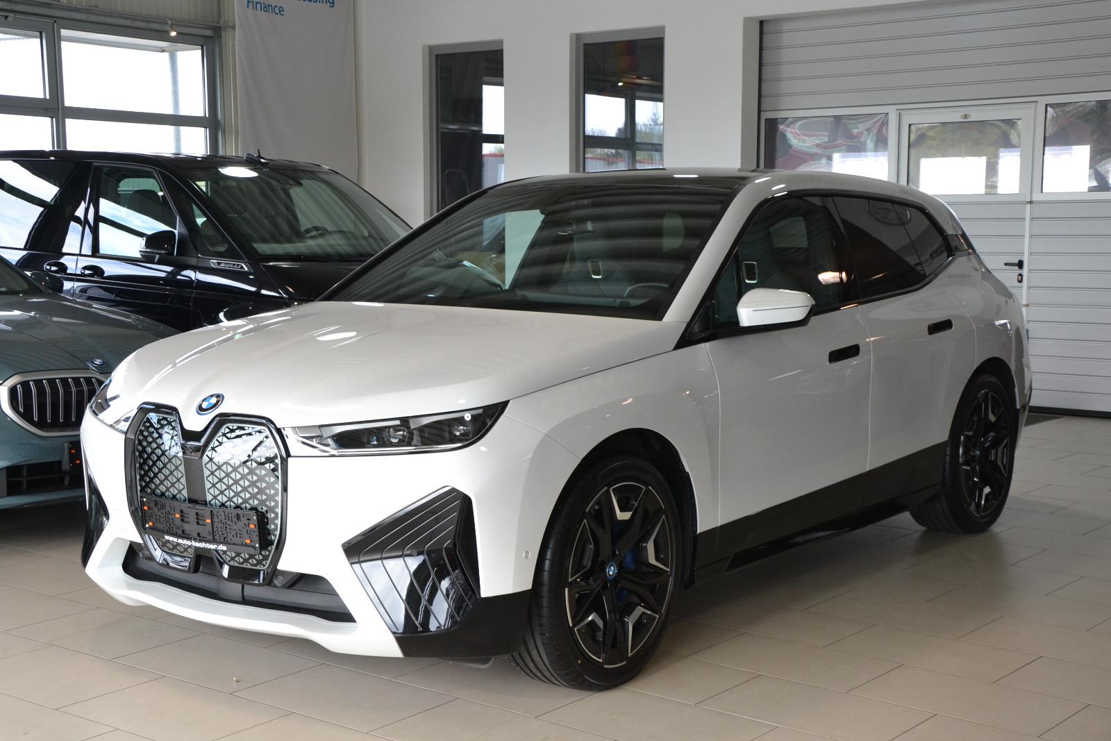 BMW iX 50 xDrive Sport Pano AHK 2-Achs Luftfederung