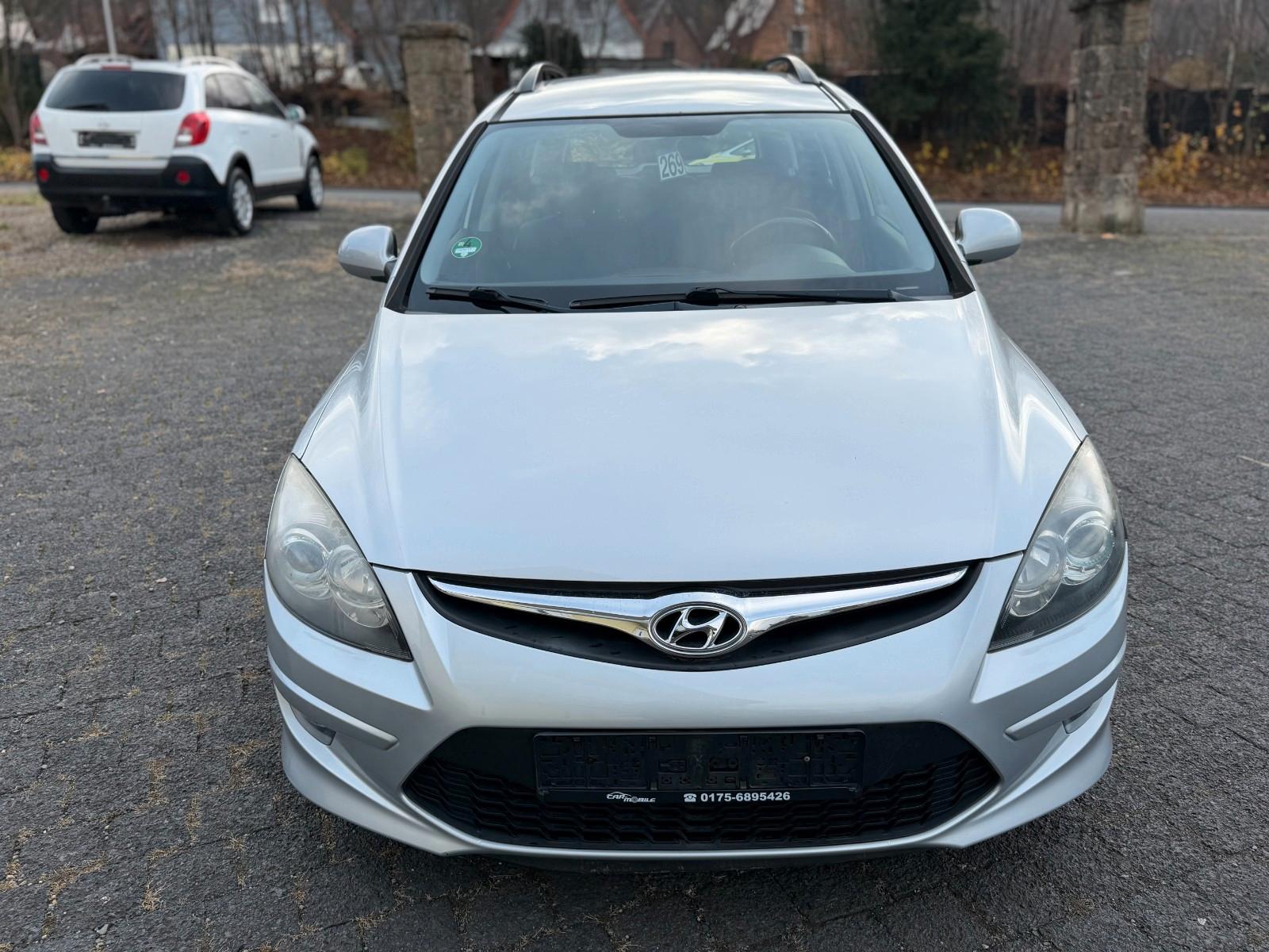 Hyundai i30 CW blue 1.6 CRDi 66 kW Classic*KLIMA*