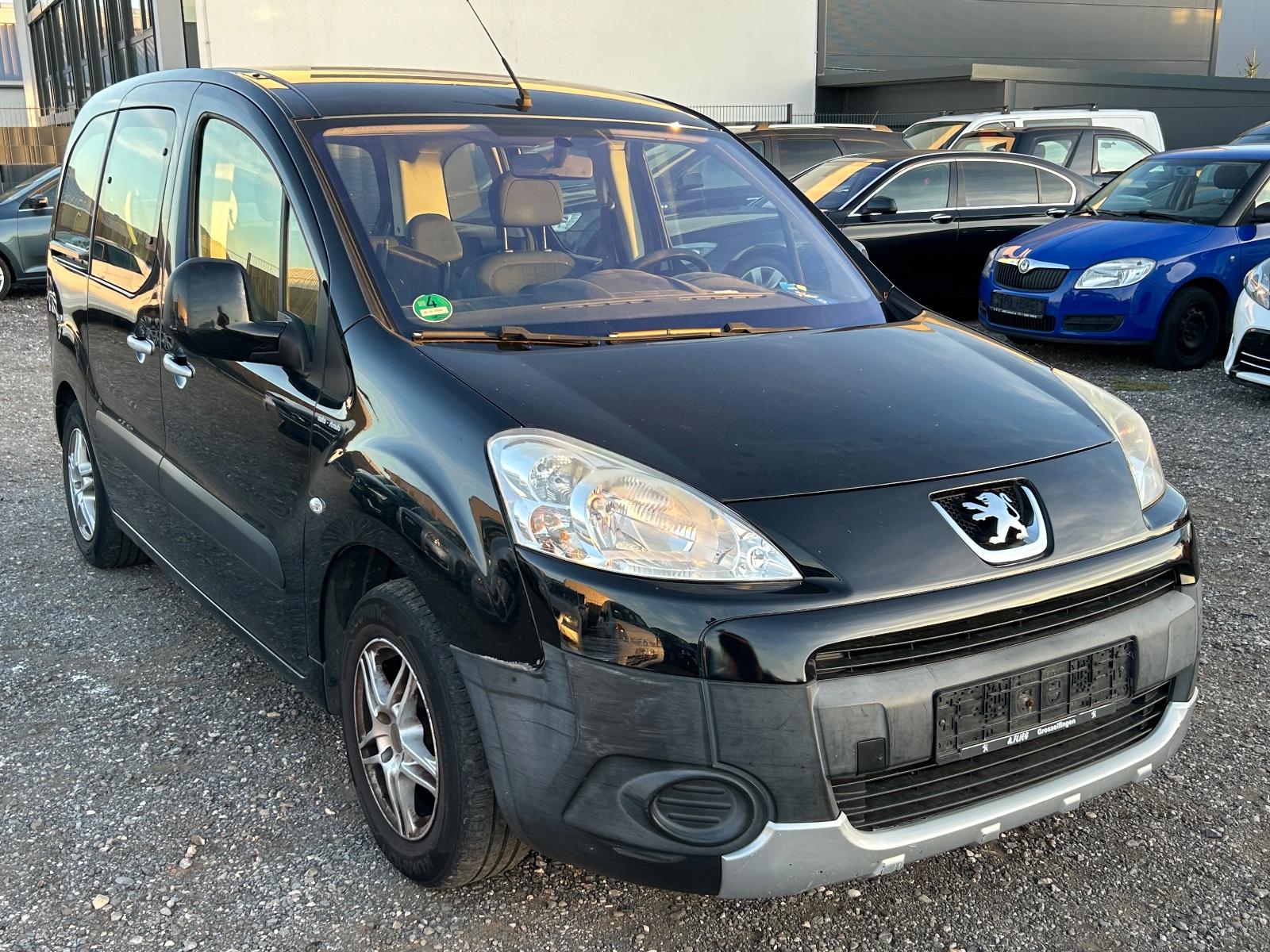 Peugeot Partner 2009 — rear view