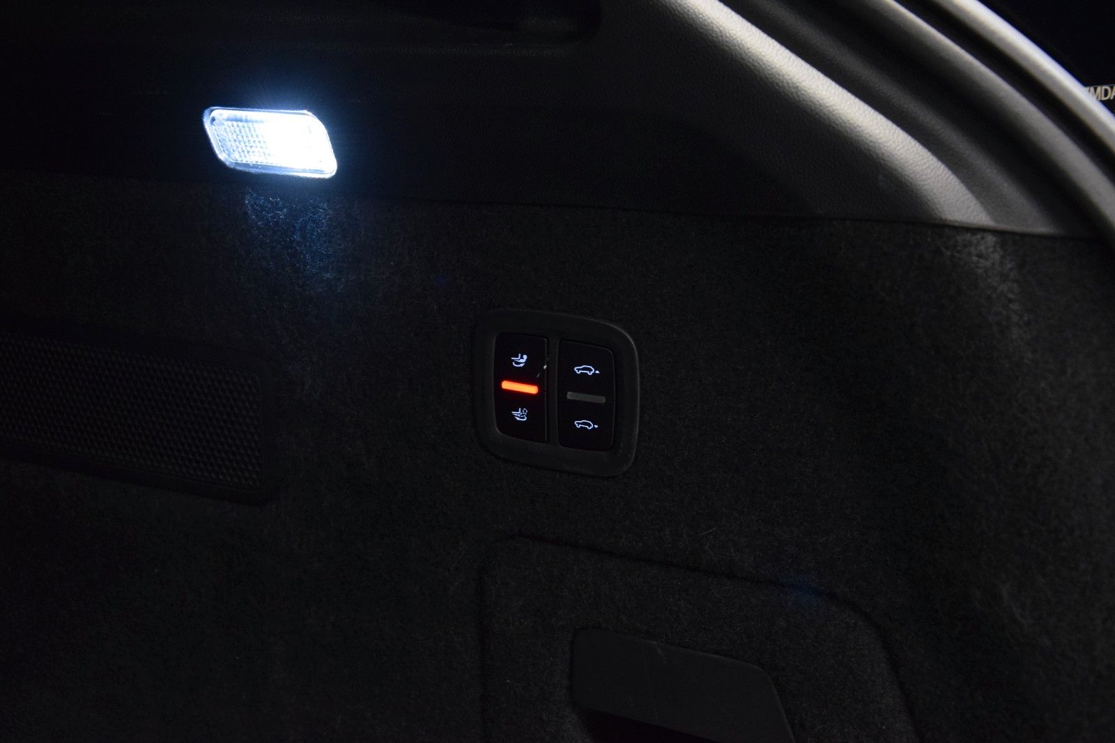 Fahrzeugabbildung Porsche Cayenne E-Hybrid Pano. ACC Matrix. Bose Approv.