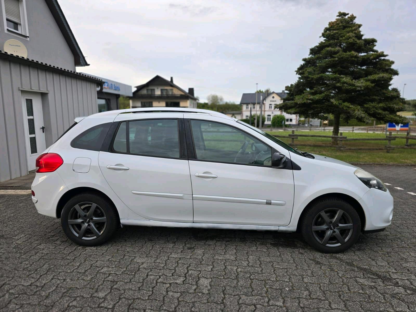 Renault Clio 2010 — photo 13