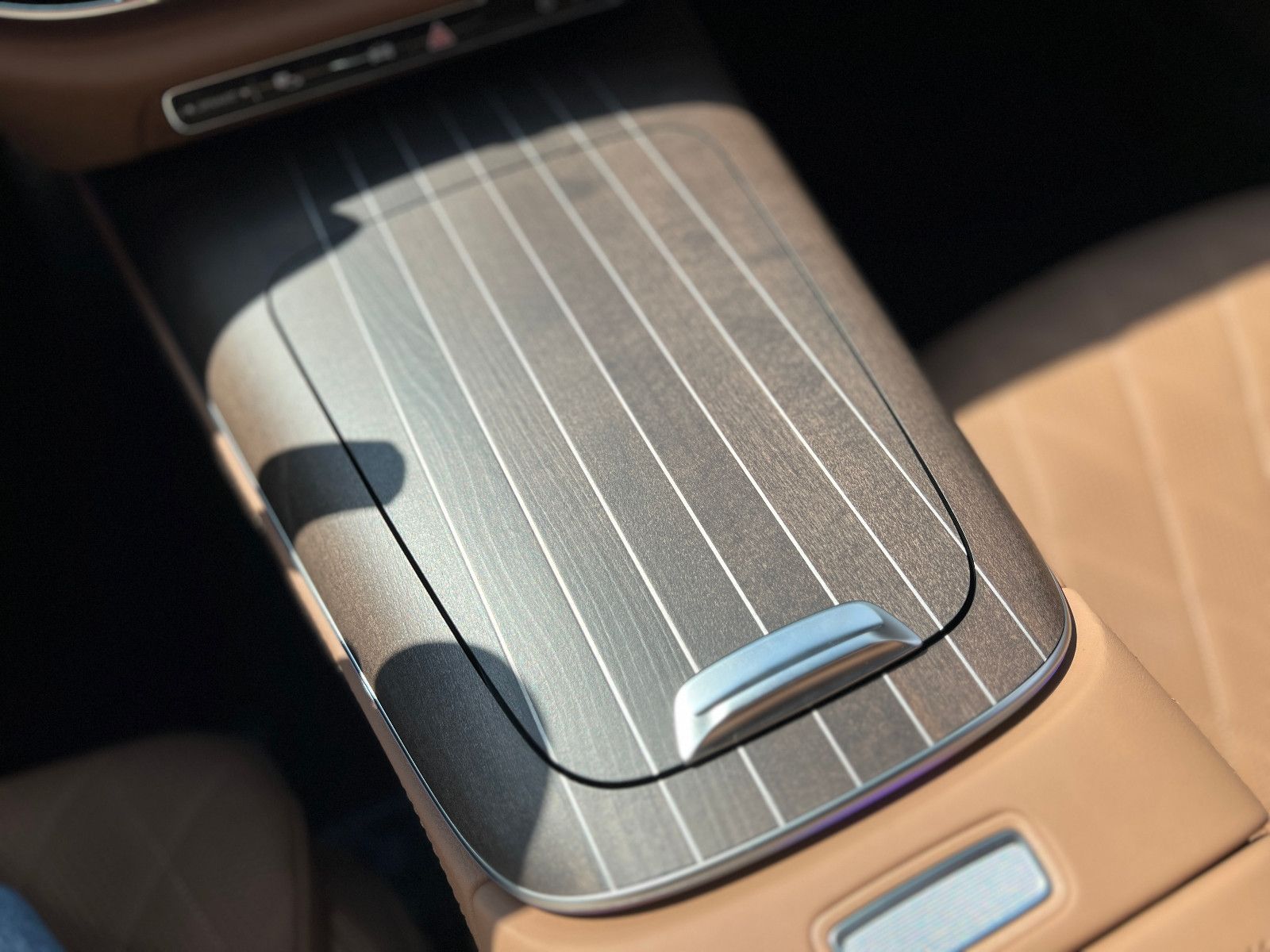 Fahrzeugabbildung Mercedes-Benz E 200 AMG LINE PREMIUM PANO SUPERSCREEN NAPPA