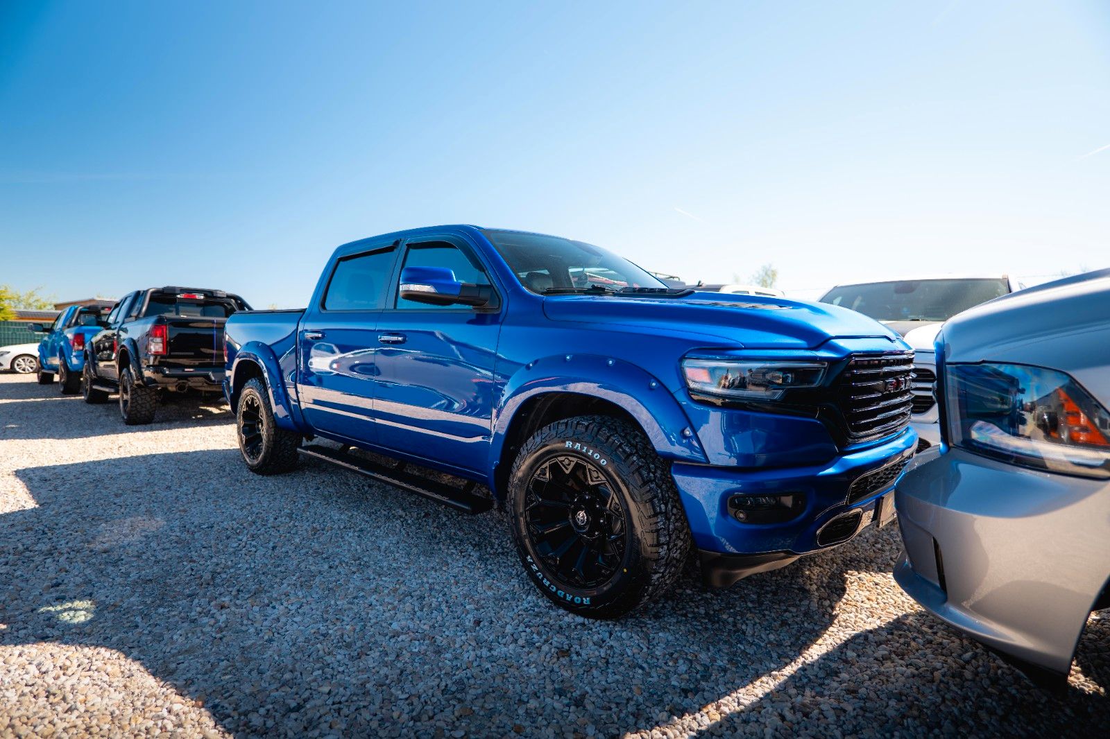 Fahrzeugabbildung Dodge RAM 5.7 V8 HEMI 4x4 OFFROAD Night Limited 19%