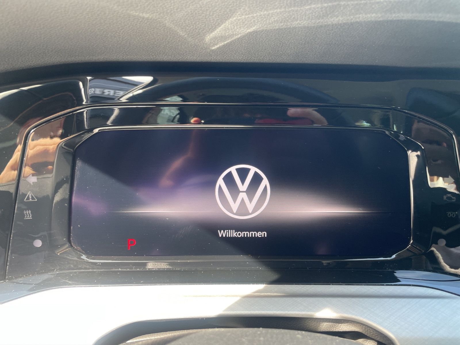 Fahrzeugabbildung Volkswagen Golf VIII Variant Life *AHK*PDC*Ambiente*Navi*