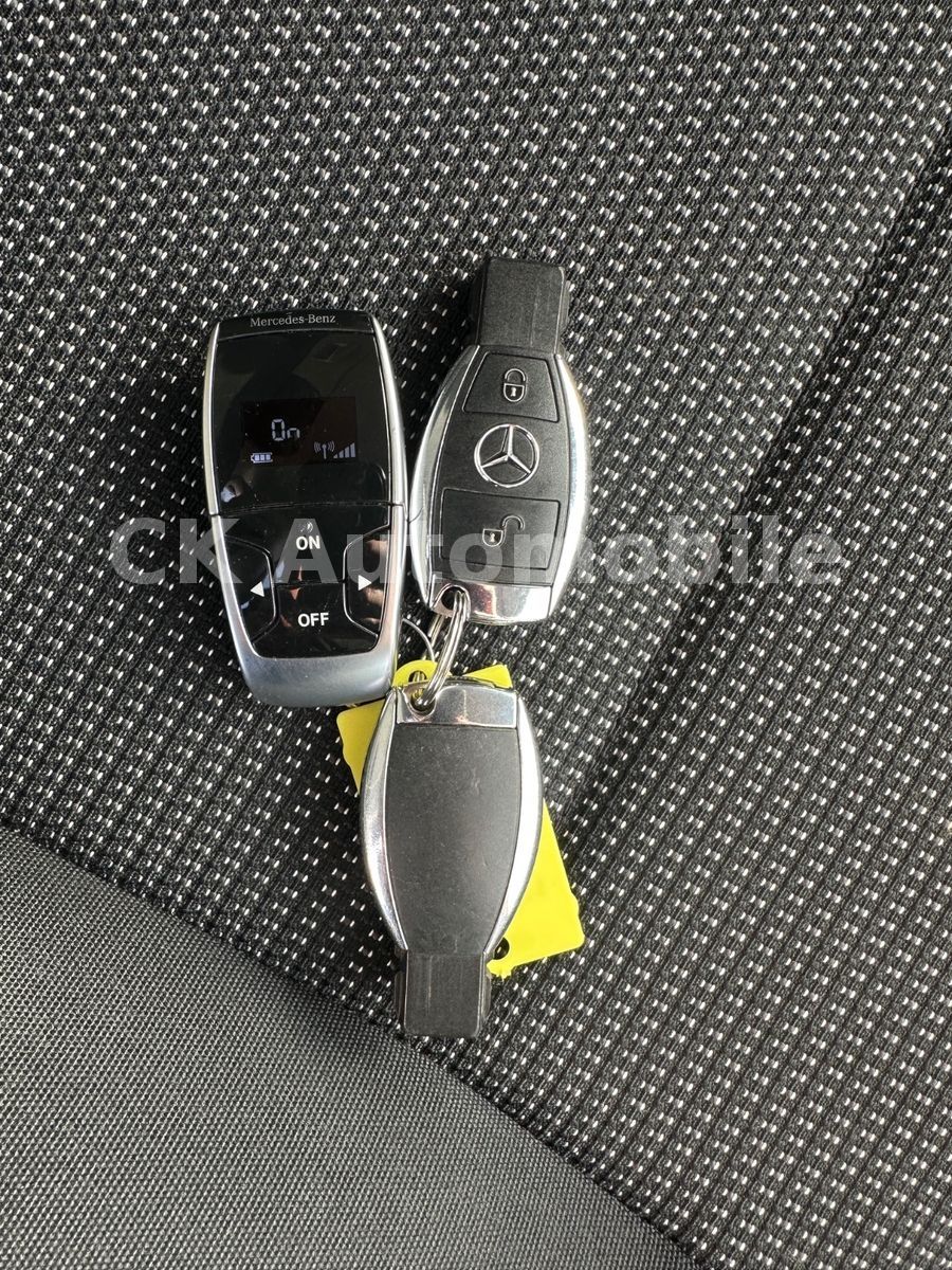 Fahrzeugabbildung Mercedes-Benz V 300d EDITION Kompakt/5 Sitze/Navi/LED/AHK