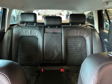 Volkswagen Passat Variant *Keyless*LED*NAVI*ACC*3-Zonen*