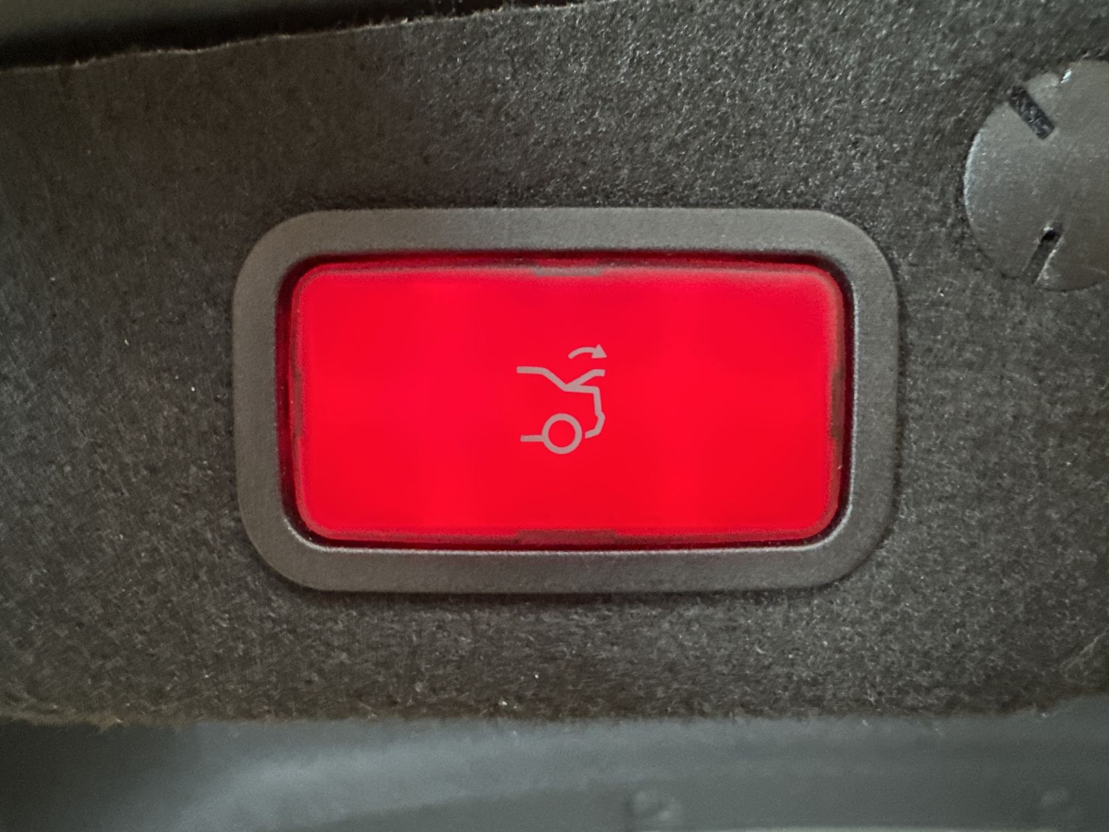 Fahrzeugabbildung Mercedes-Benz C 300d AMG-Line NAV+LED+KAMERA+MEMORY+18ZOLL+1HD