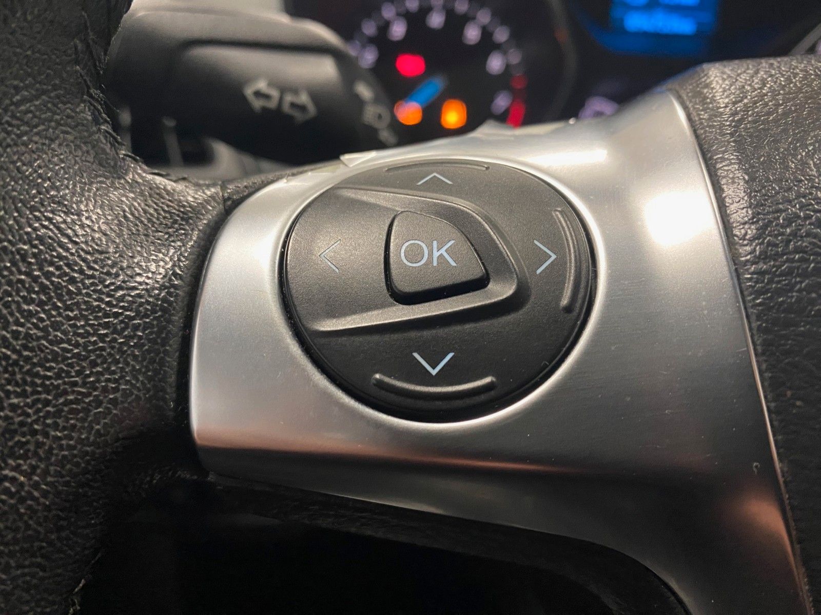 Fahrzeugabbildung Ford C-Max 1.0 EcoBoost SYNC Edition+AHK+NAVI+PDC+ALU