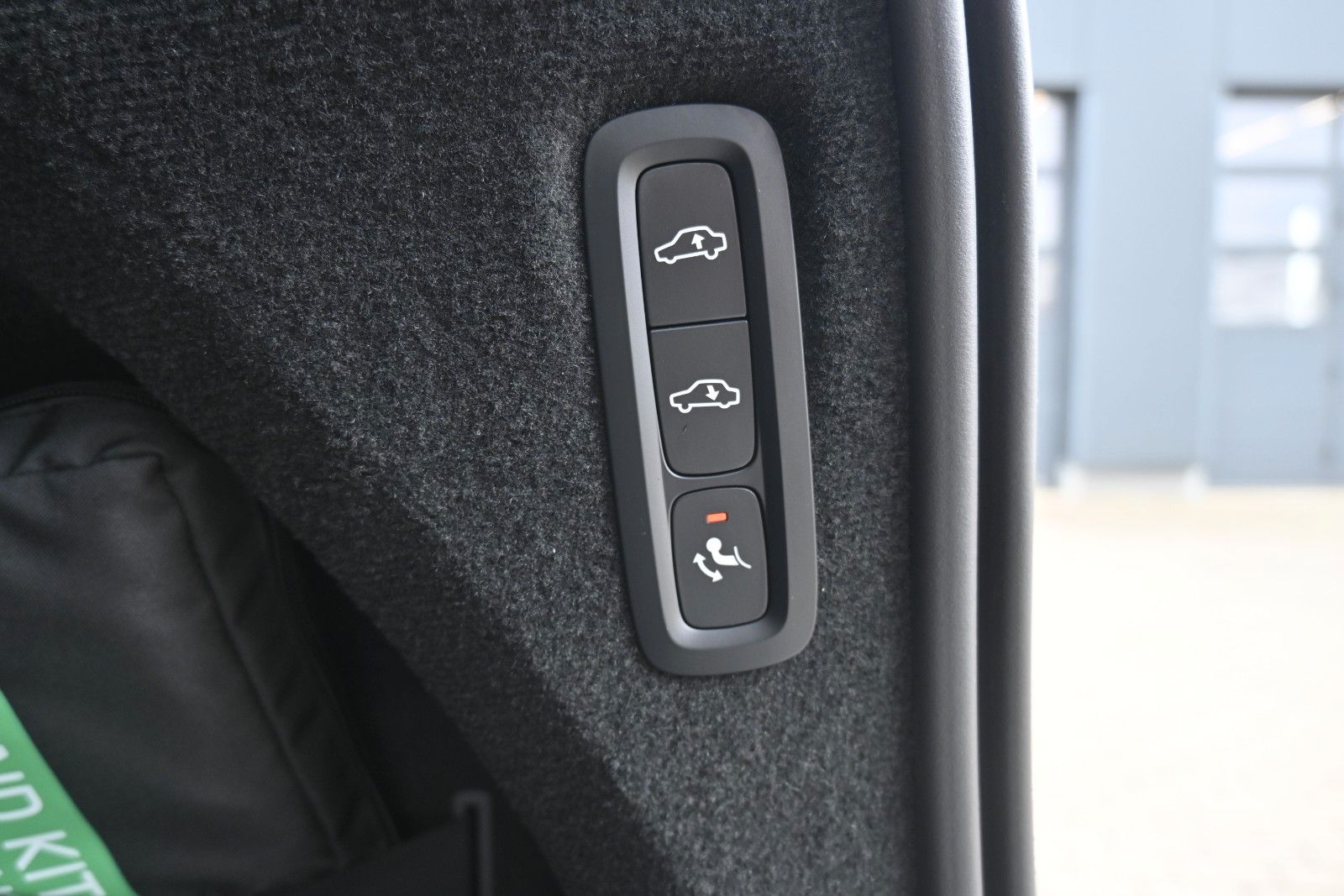 Fahrzeugabbildung Volvo XC90 T8 AWD Ultra Dark*STDHZG*360°*LUFT*B&W*ACC