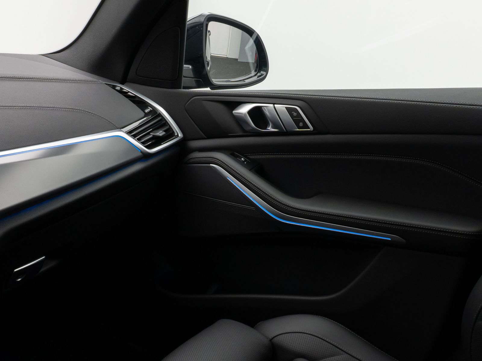 Fahrzeugabbildung BMW X5 xD45e M Sport 360°Laser HUD DAB HiFi Komfort