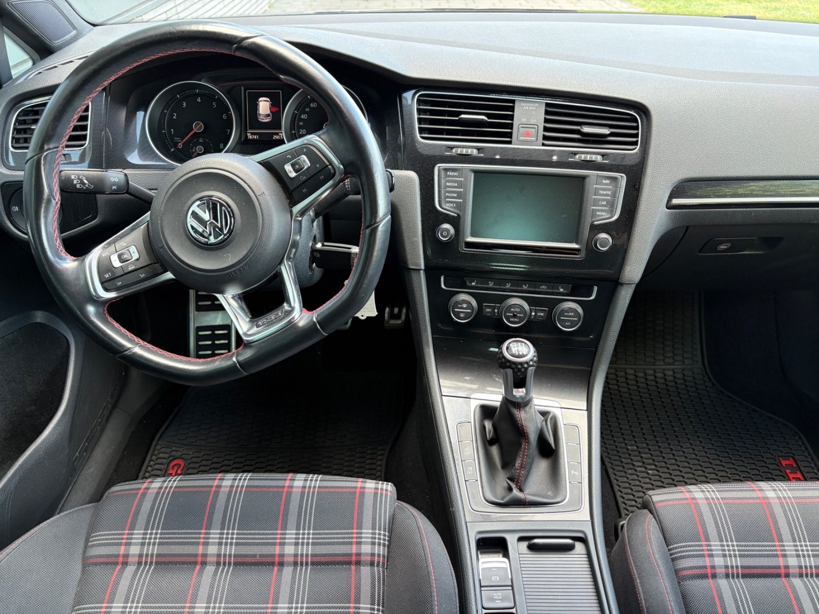 Volkswagen Golf VII Lim. GTI Performance *Bi-Xenon*1.Hand* foto 11
