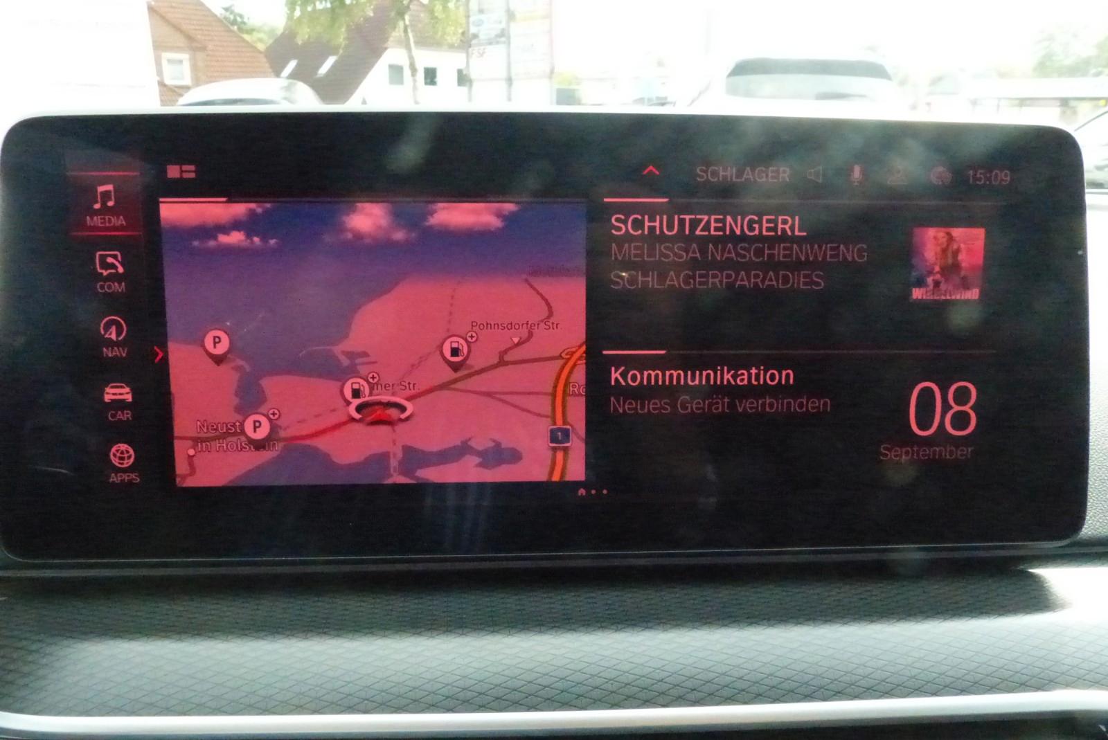 BMW 530 d xDrive M Sport AHK Distr Leder Pano