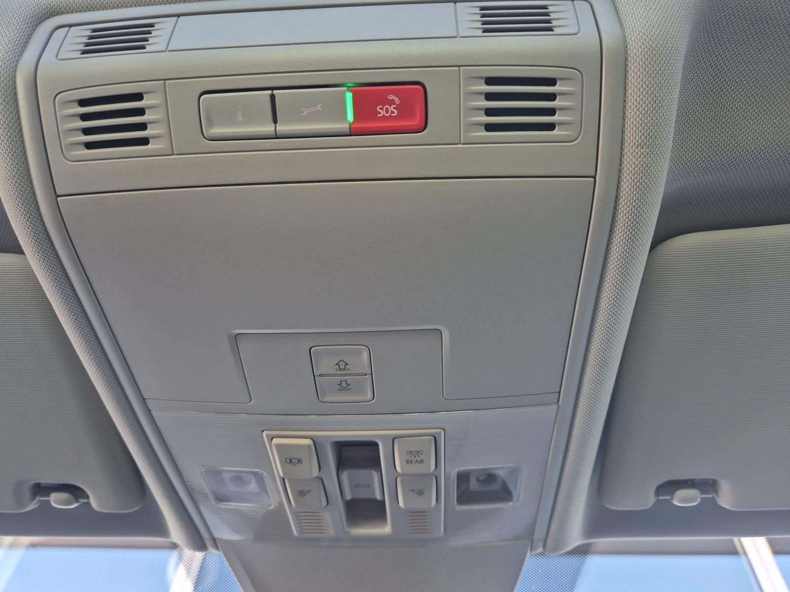 Fahrzeugabbildung Volkswagen Tiguan TDI Elegance DSG 4M Matrix AID Pano ACC P