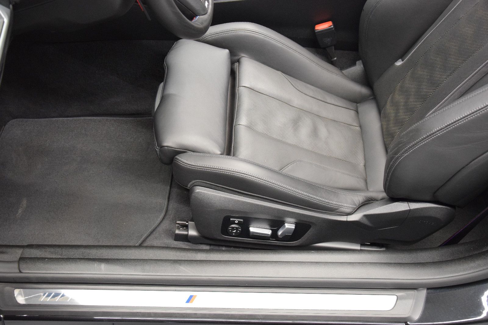 Fahrzeugabbildung BMW M4 Cabrio xDrive Competition ACC 360° H&k Leder