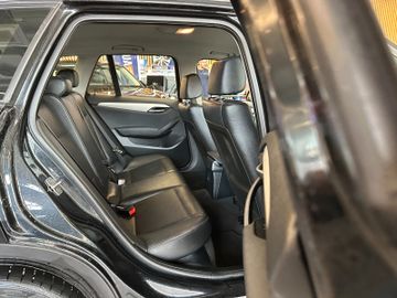 BMW X1 sDrive *TÜV0928*VOLL-LEDER*NAVI*PDC*2-ZONEN*