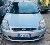 Ford Fiesta 1.4 TDCi aut. 5p. Ghia neopatentati - Ford Fiesta aus 2008: Ghia