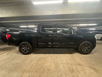 Ford F150 Lightning Lariat  gr. Batterie im Vorlauf