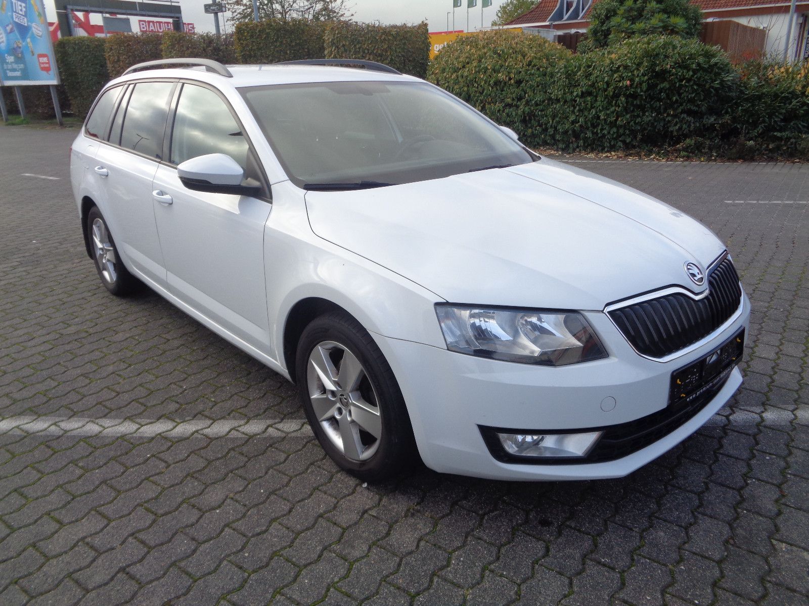 Fahrzeugabbildung SKODA Octavia Combi Ambition/Automatik/Navi/Klima