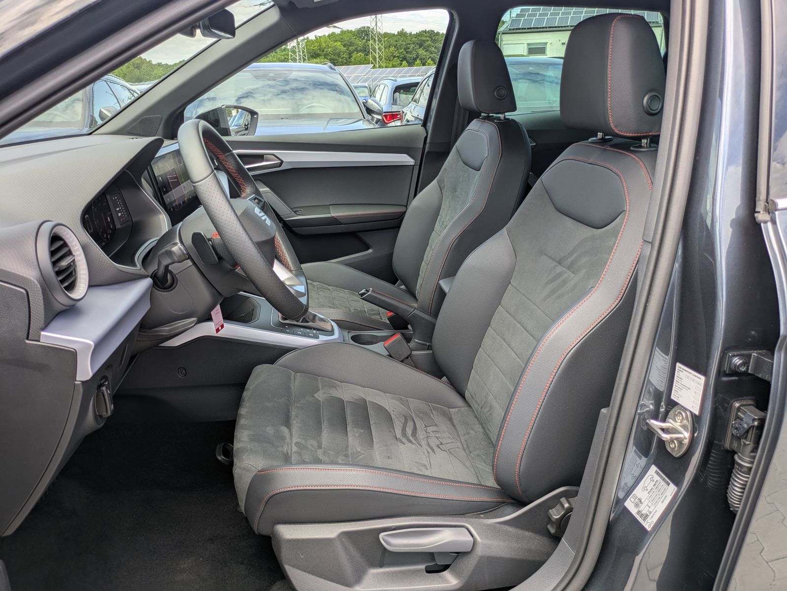 Fahrzeugabbildung SEAT Arona 1.5 TSI FR DSG AHK*ACC*LED*APP*DAB*KAMERA