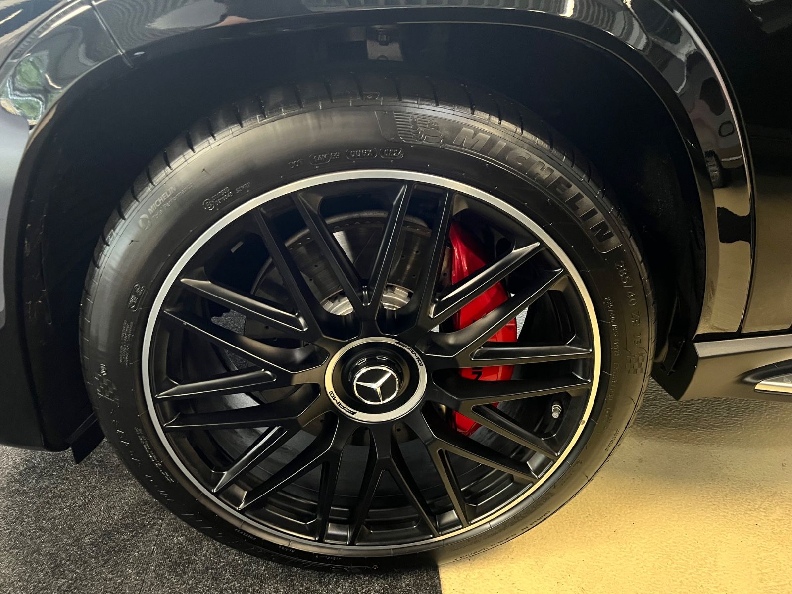 Fahrzeugabbildung Mercedes-Benz GLS 63 AMG 4 Matic*CARBON*3D BURMESTER*NEUWERTIG