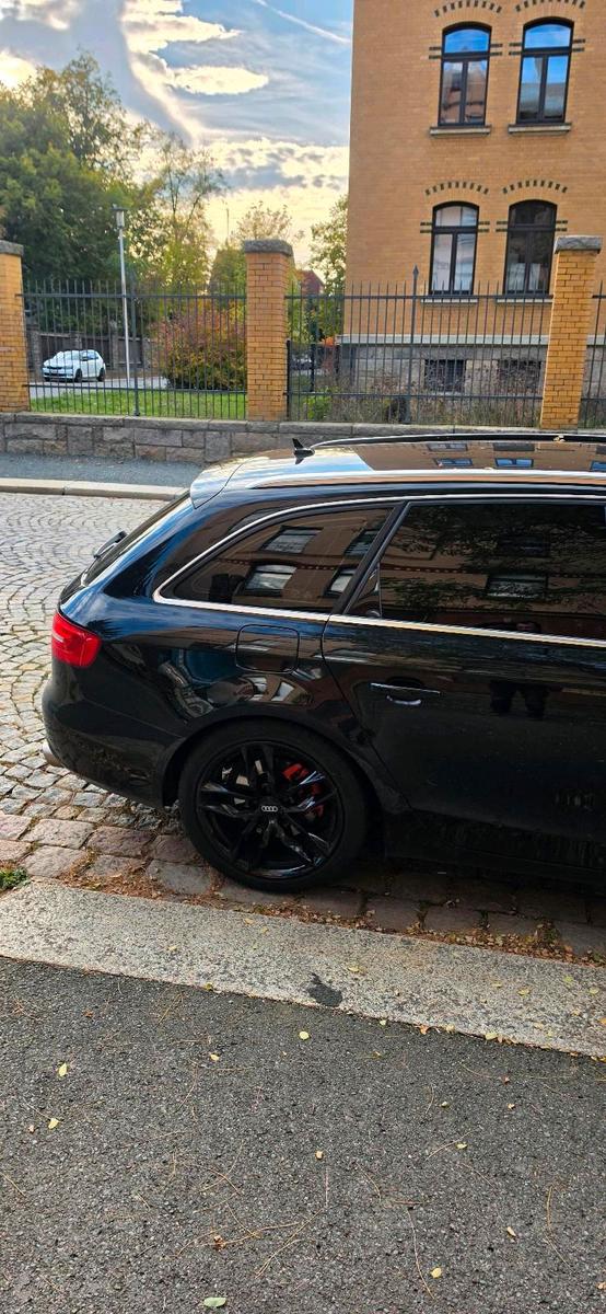 Audi A4 2012 — rear view