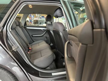 MYAUTOCENTER – Gebraucht- und Jahreswagen mit Werkstattservice in Pfaffenhofen Audi A4 Avan *TEMPO*PDC*NAVI*SZHZ*XENON*