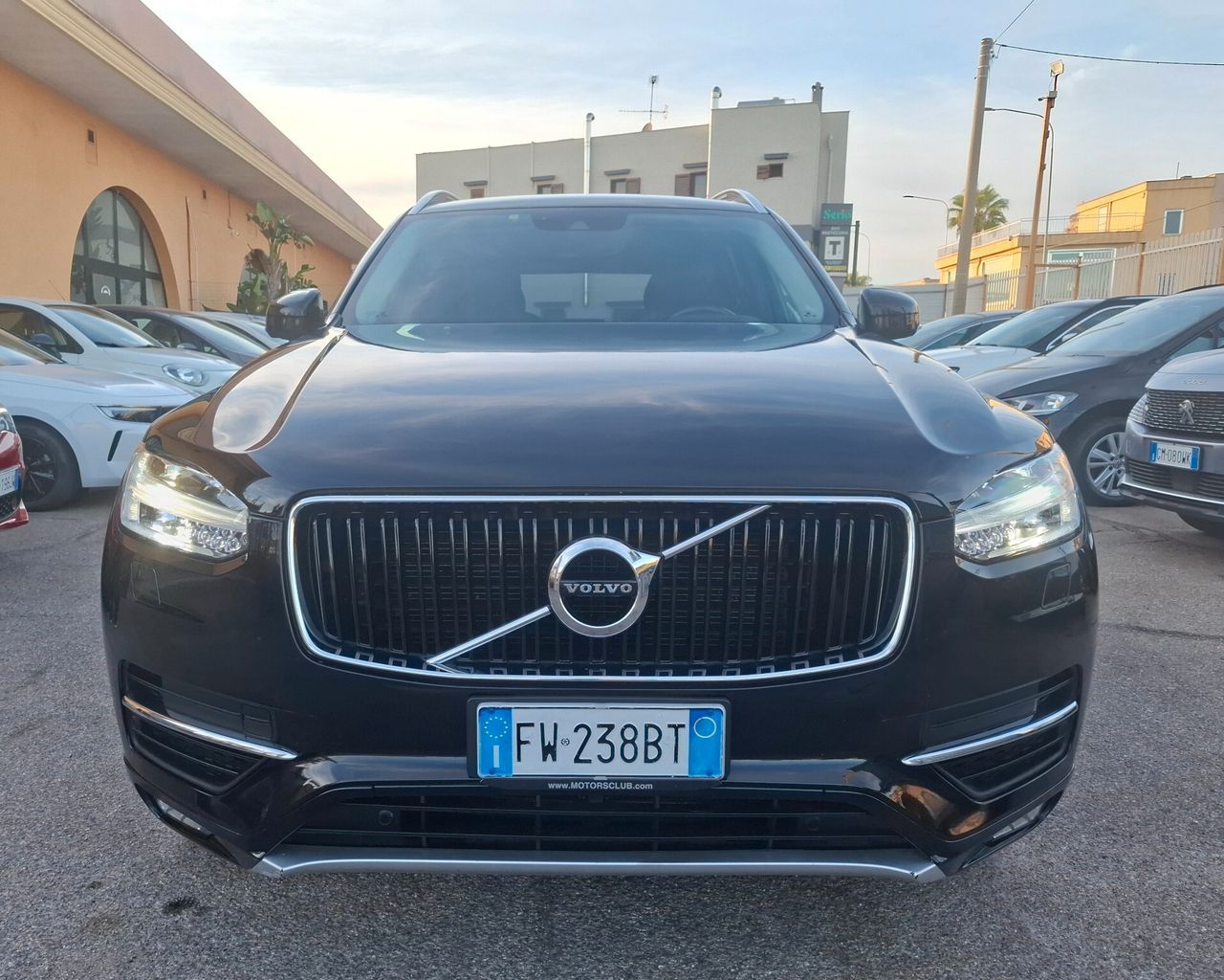 Volvo XC 90 XC90 D5 AWD Geartronic 7 posti Momen imagem 3