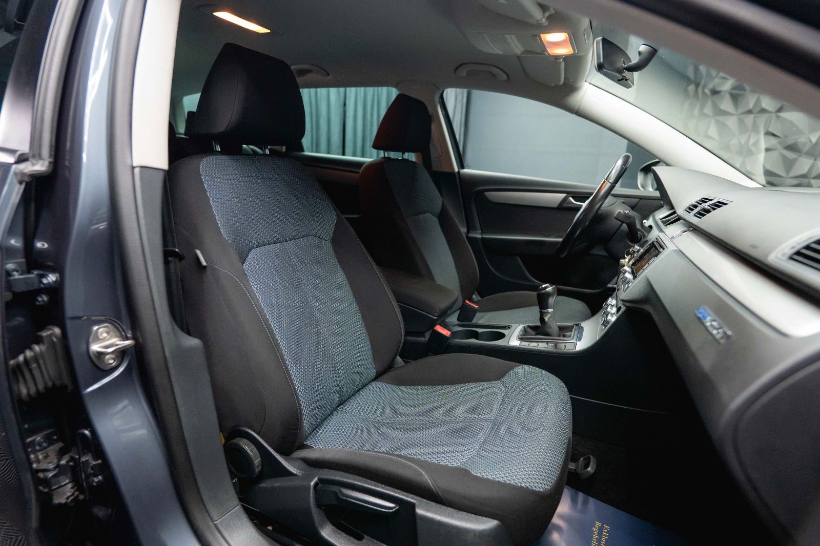 Fahrzeugabbildung Volkswagen Passat Variant 1.6 TDI Trendline BlueMotion TÜV