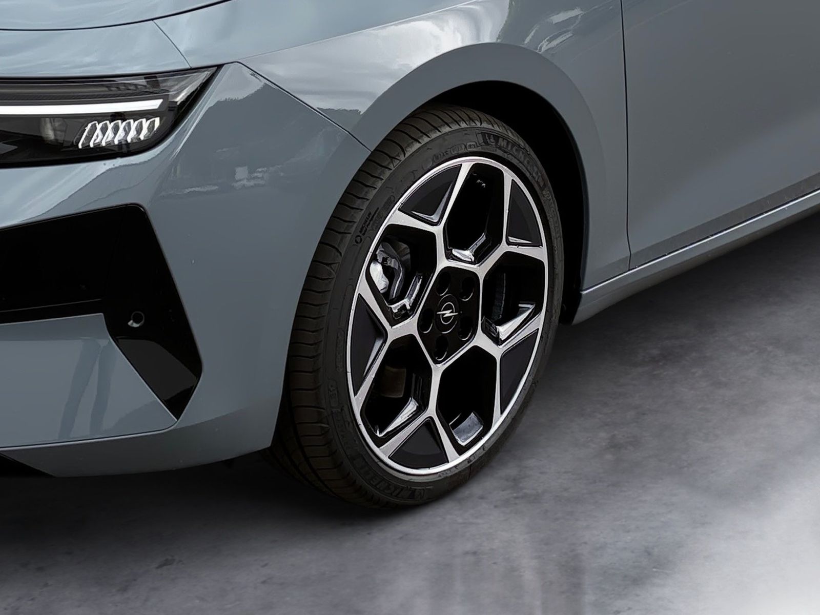 Fahrzeugabbildung Opel Astra L SportsTourer Ultimate Kamera,Sitzh.,LED