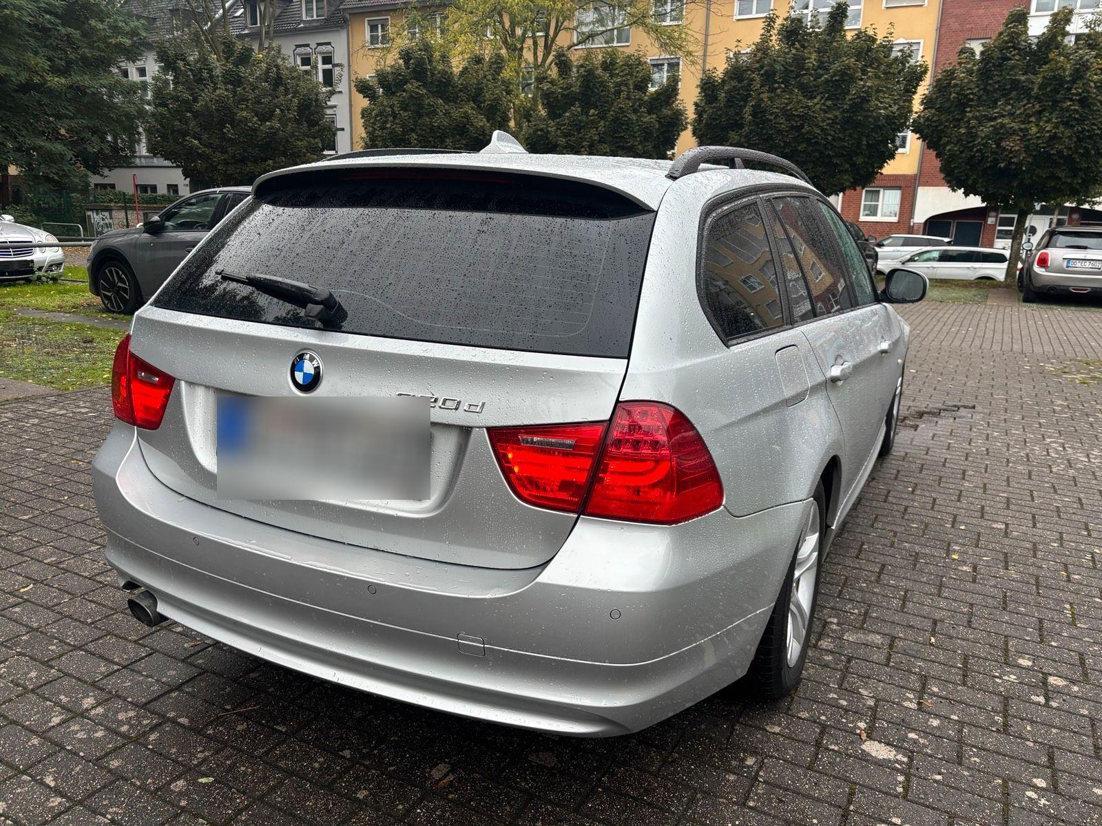 BMW 320 2009 — photo 8