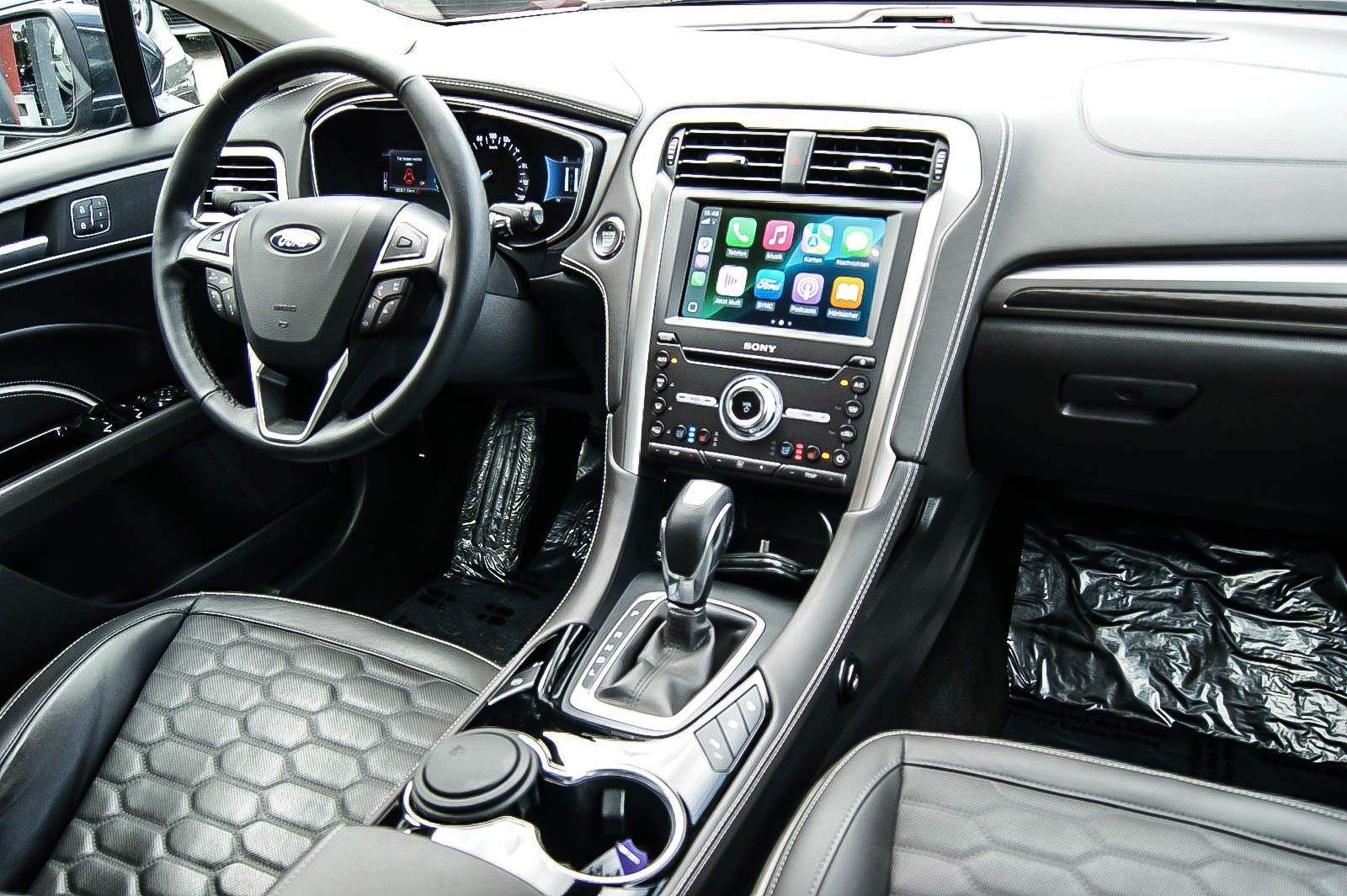 Fahrzeugabbildung Ford Mondeo Turnier 2.0 Hybrid Vignale 1.HAND ANHÄNZV