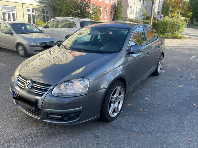 Volkswagen VW Jetta 2.0 TDI 170PS