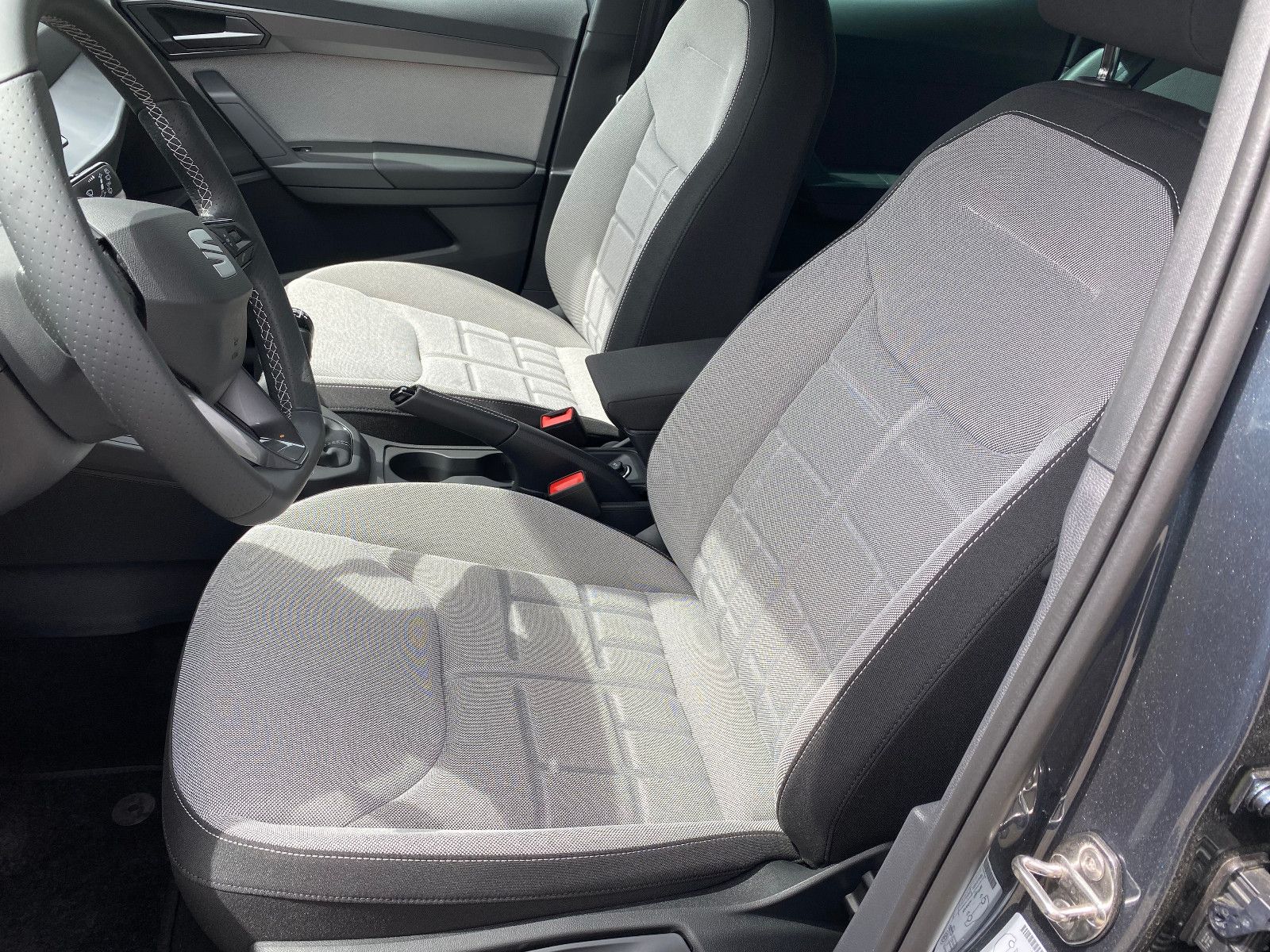 Fahrzeugabbildung SEAT Ibiza 1.0 TSI 85 kW FR *SHZ *PDC vo+hi *FULLLINK