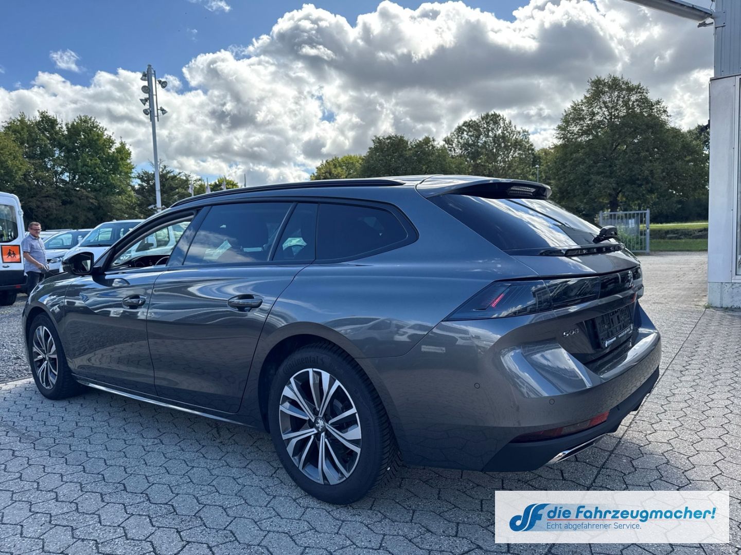 Fahrzeugabbildung Peugeot 508 SW Allure Pack 1.5 Navi 360 Kamera *UNFALLSC