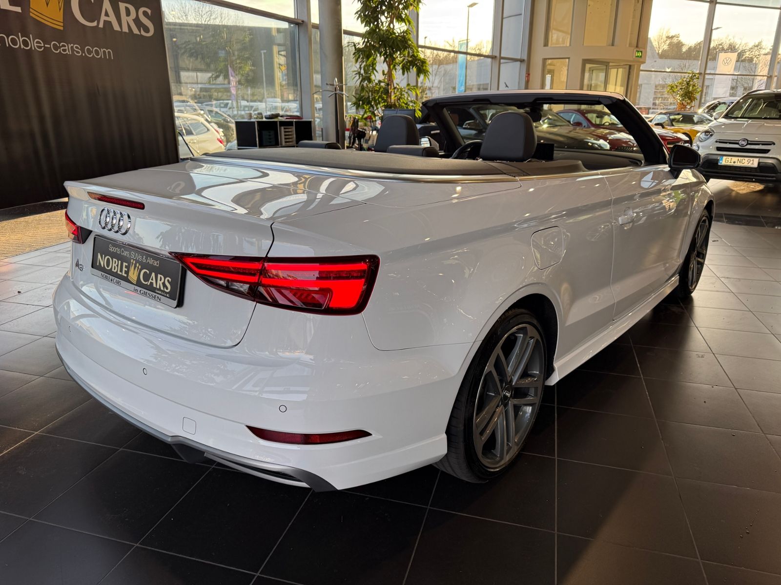 Fahrzeugabbildung Audi A3 Cabriolet 35 TFSI S line B&O ACC LED