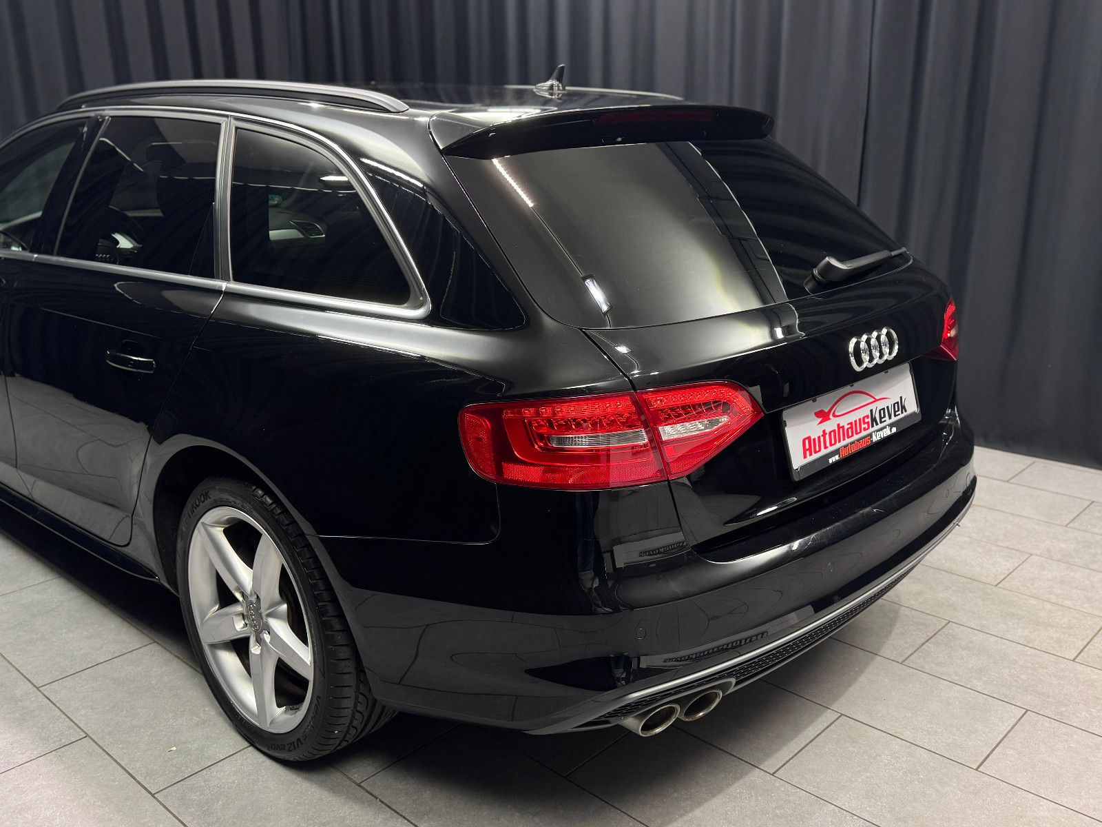 Fahrzeugabbildung Audi A4 Avant 2.0 TDI |1-HAND|S-LINE|NAVI|TÜV 09/26|